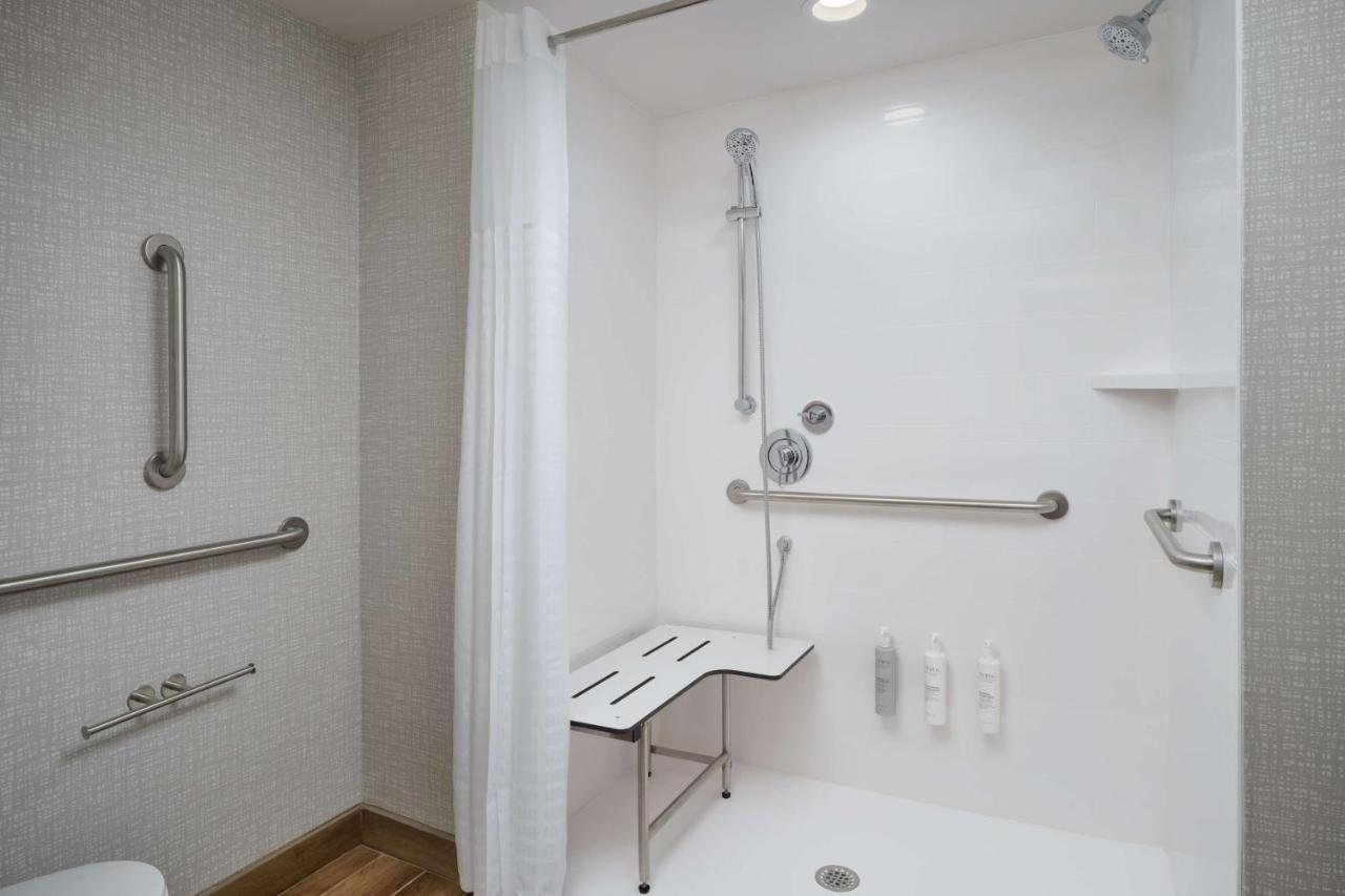 Hampton Inn Towson Downtown Exterior foto